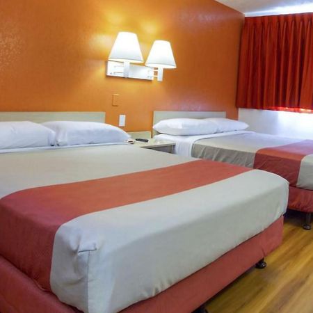 Phoenix Inn Ngoại thất bức ảnh