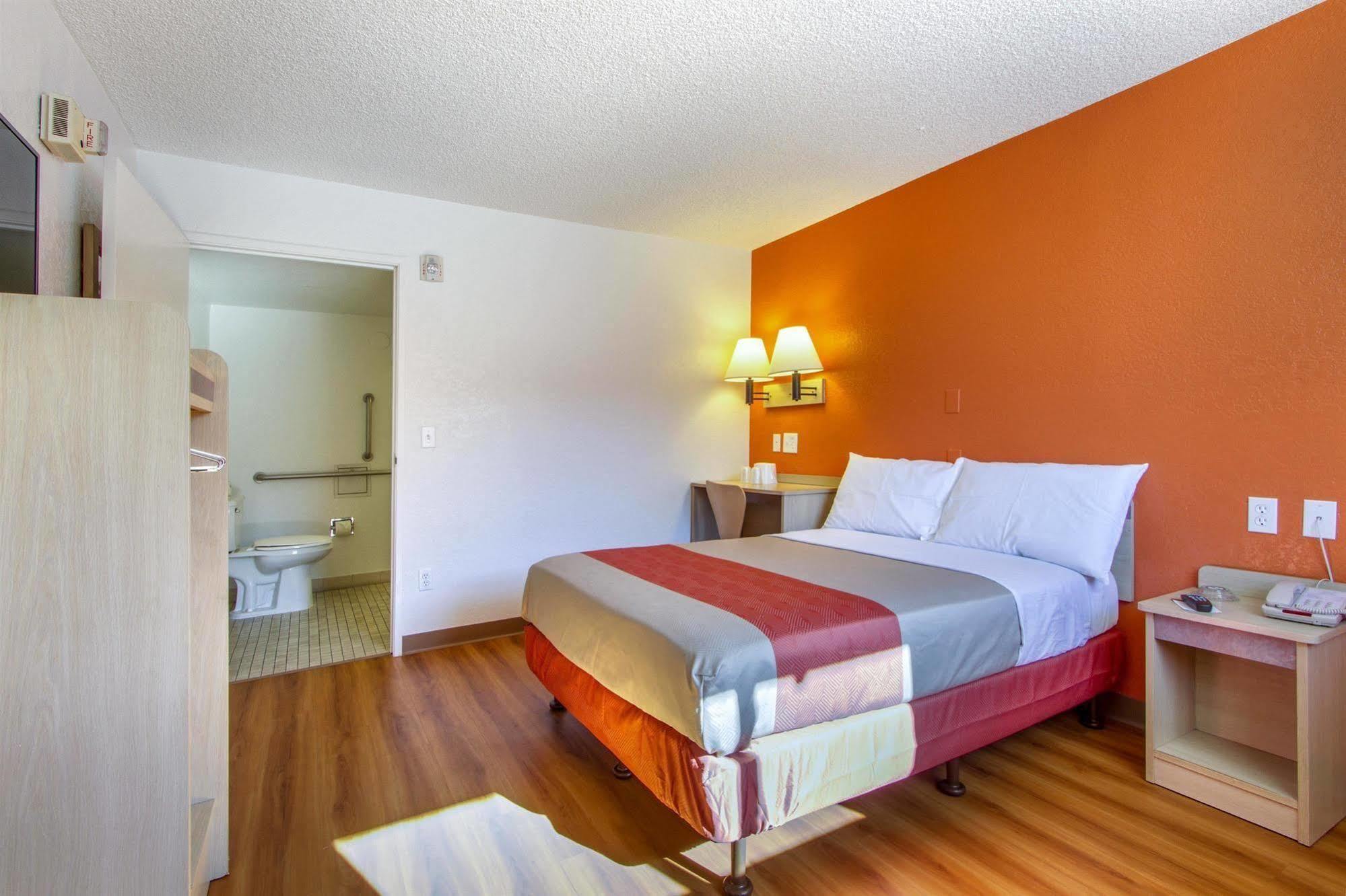 Phoenix Inn Ngoại thất bức ảnh