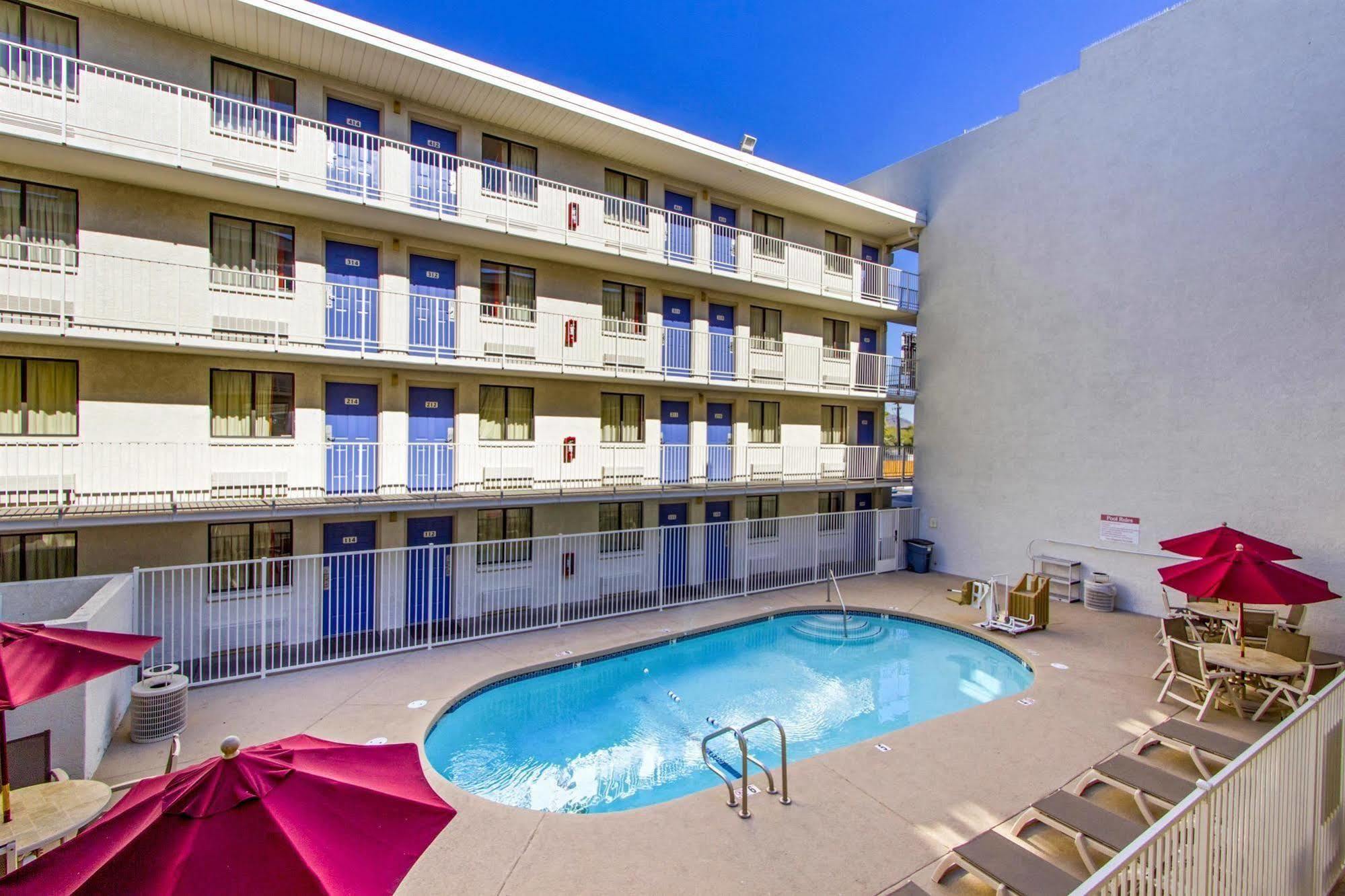 Phoenix Inn Ngoại thất bức ảnh